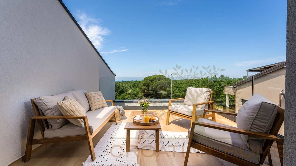 House, 290 m2, For Sale, Poreč