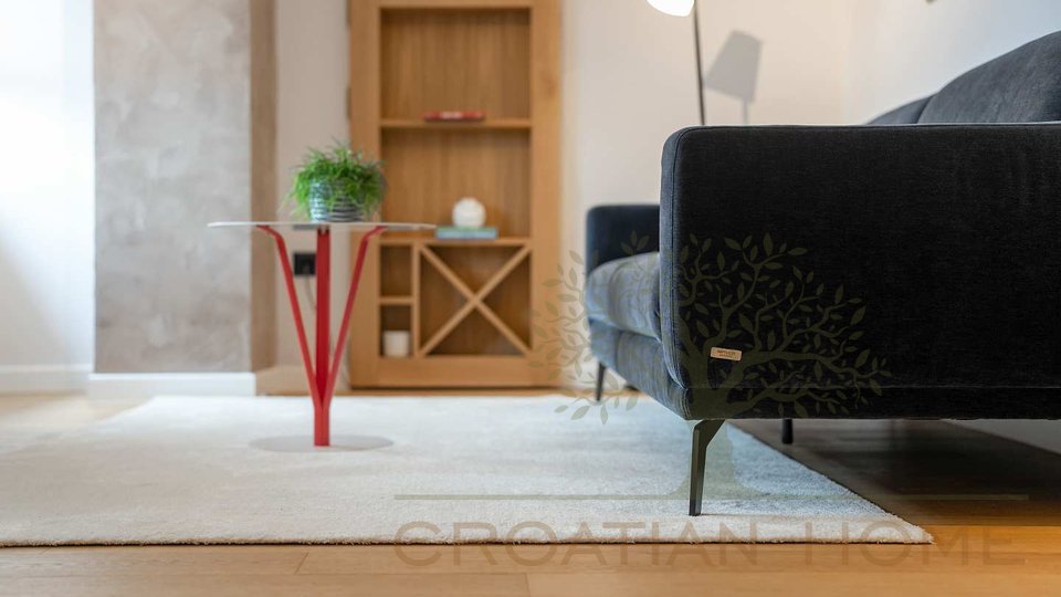 House, 290 m2, For Sale, Poreč