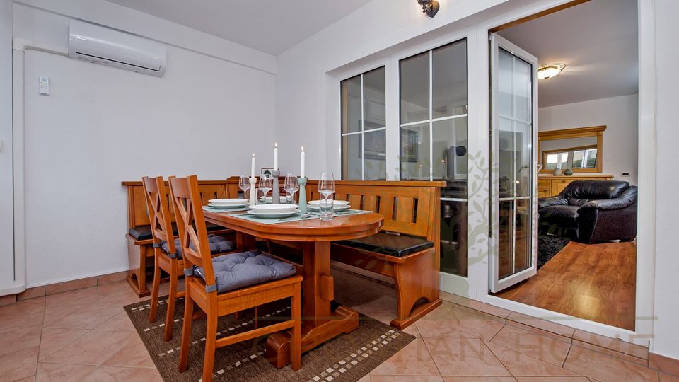 House, 206 m2, For Sale, Poreč