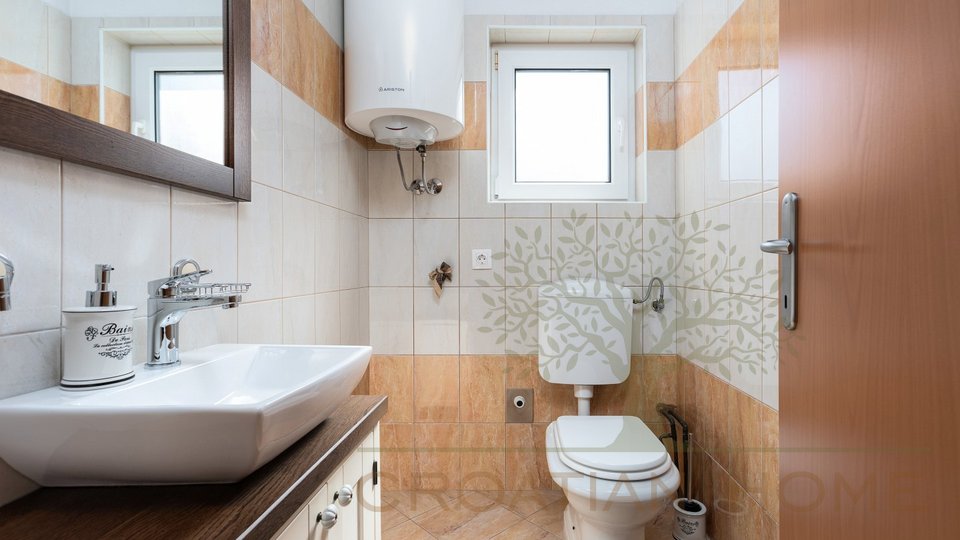 House, 206 m2, For Sale, Poreč