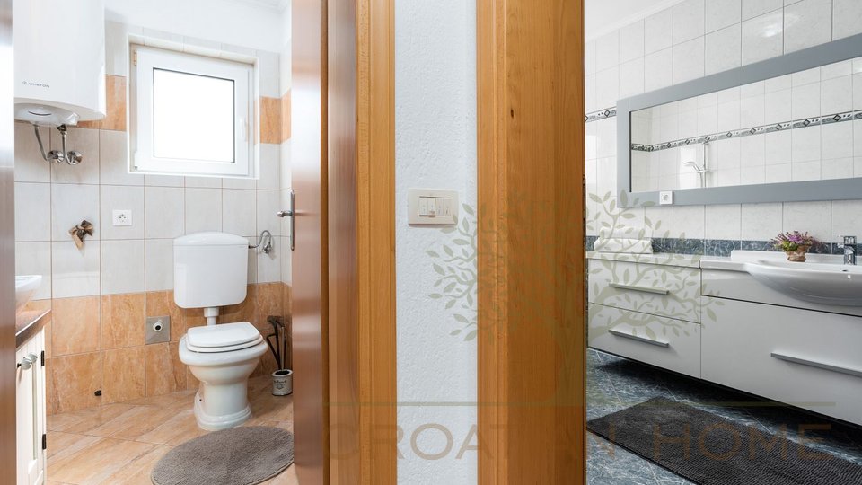 House, 206 m2, For Sale, Poreč