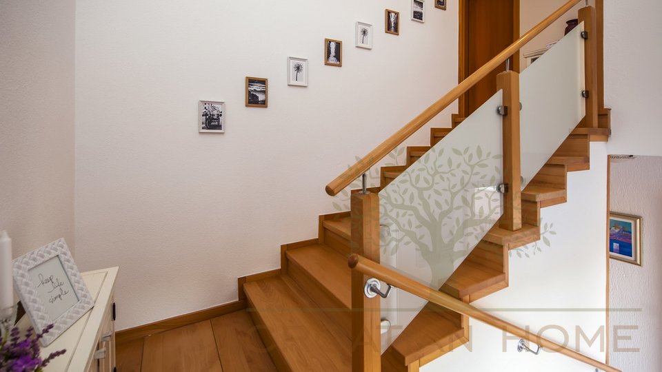 House, 206 m2, For Sale, Poreč