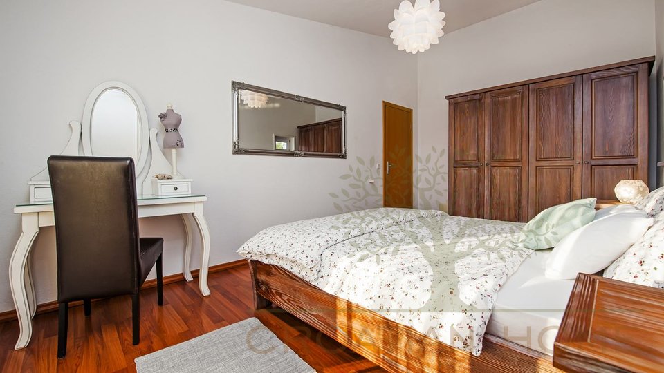 House, 206 m2, For Sale, Poreč