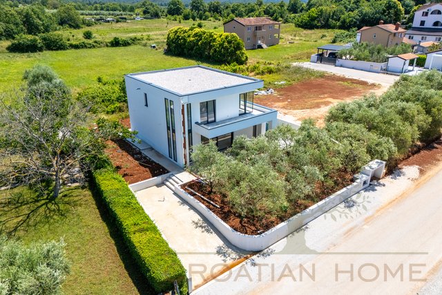 Neubau! Moderne Villa mit Pool nur 5 km von Porec und dem Meer