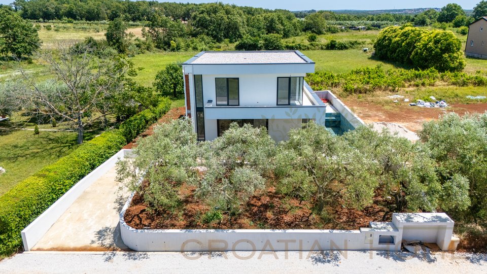 Neubau! Moderne Villa mit Pool nur 5 km von Porec und dem Meer