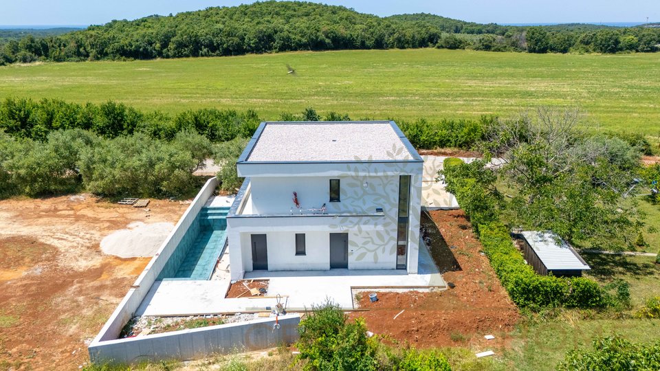 Neubau! Moderne Villa mit Pool nur 5 km von Porec und dem Meer