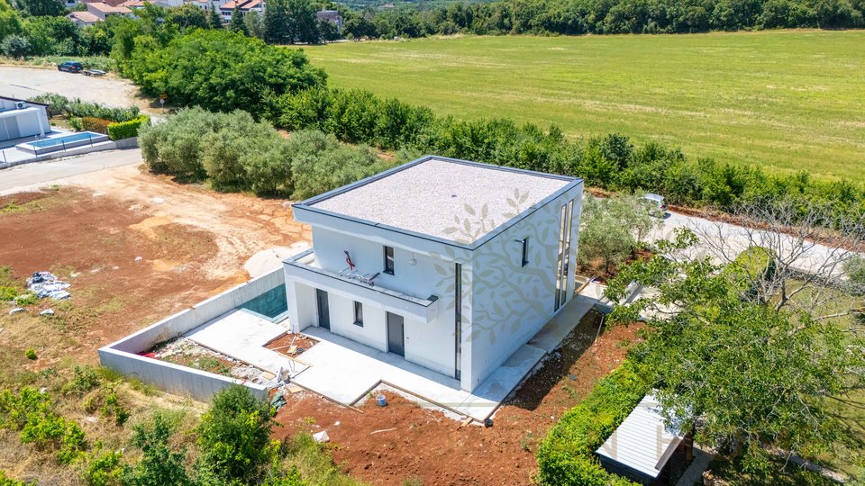 Neubau! Moderne Villa mit Pool nur 5 km von Porec und dem Meer