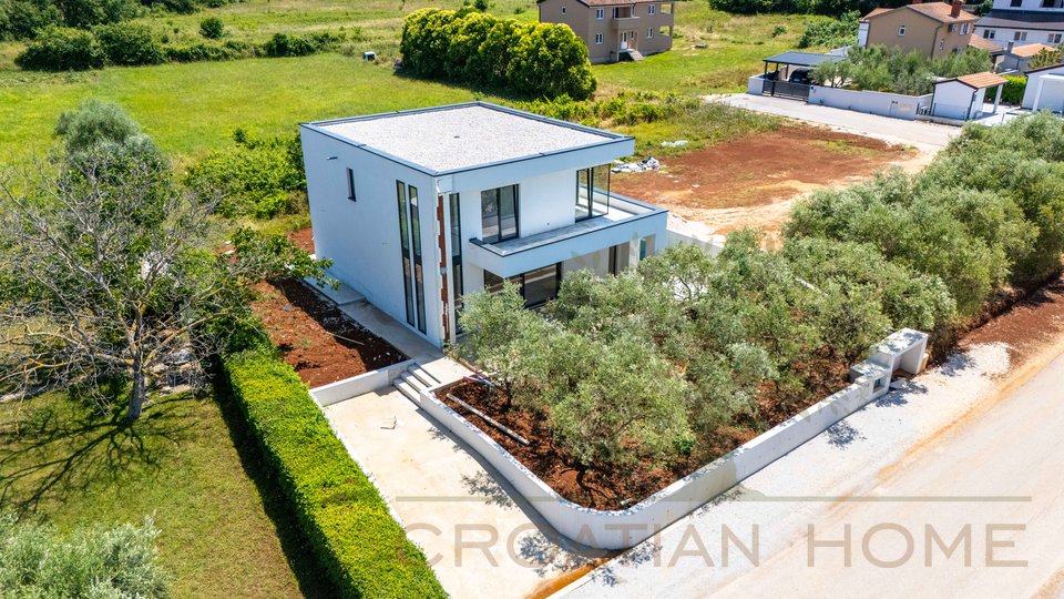 Neubau! Moderne Villa mit Pool nur 5 km von Porec und dem Meer