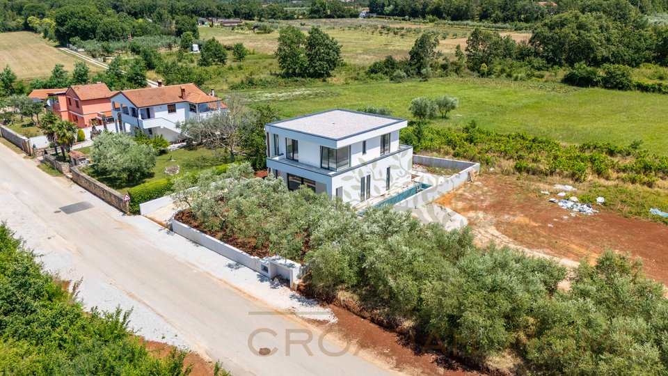 Neubau! Moderne Villa mit Pool nur 5 km von Porec und dem Meer