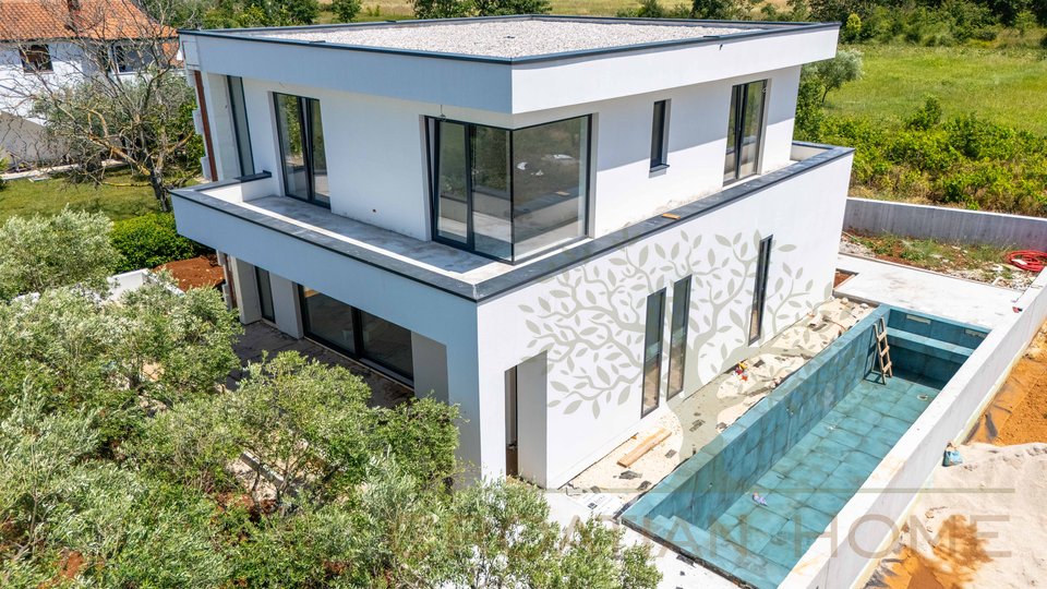 Neubau! Moderne Villa mit Pool nur 5 km von Porec und dem Meer