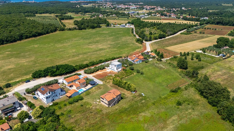 Neubau! Moderne Villa mit Pool nur 5 km von Porec und dem Meer