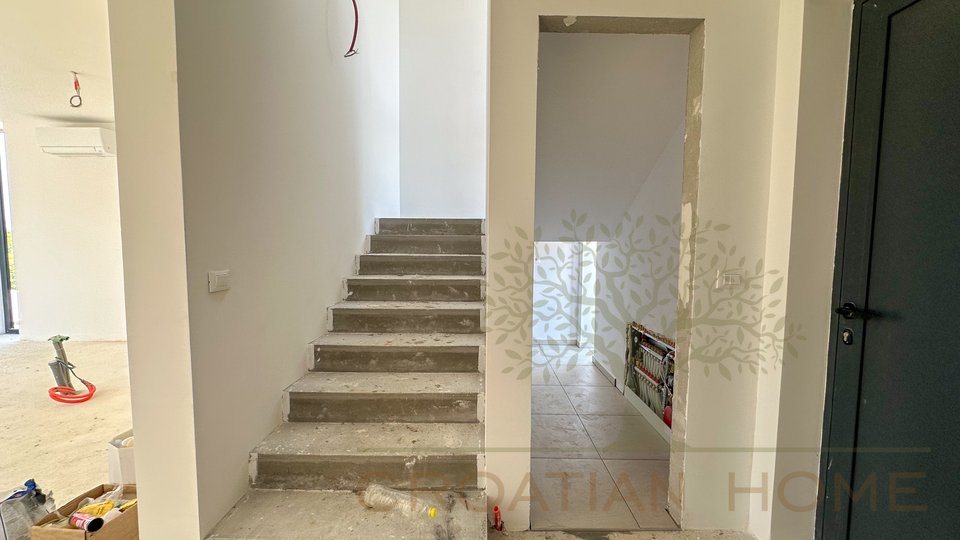 Neubau! Moderne Villa mit Pool nur 5 km von Porec und dem Meer