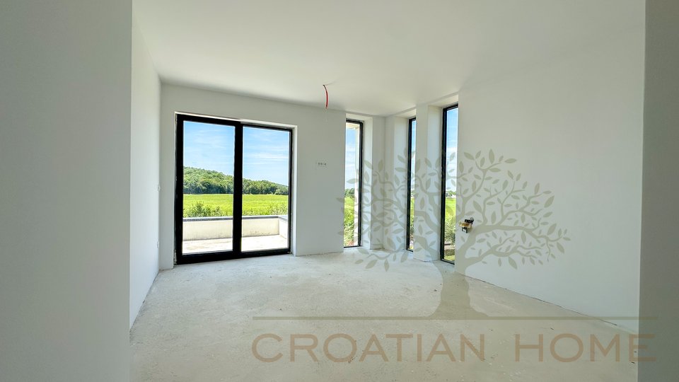 Neubau! Moderne Villa mit Pool nur 5 km von Porec und dem Meer