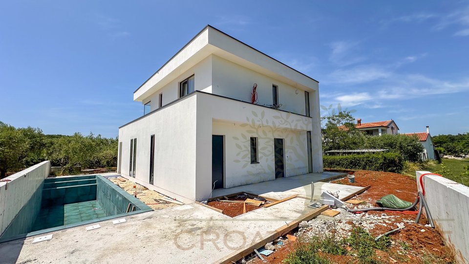 Neubau! Moderne Villa mit Pool nur 5 km von Porec und dem Meer
