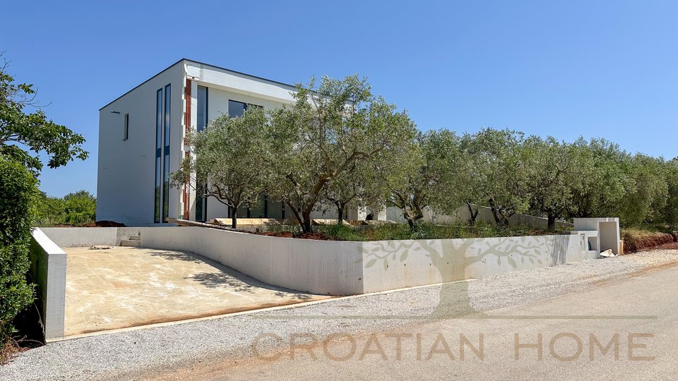 Neubau! Moderne Villa mit Pool nur 5 km von Porec und dem Meer