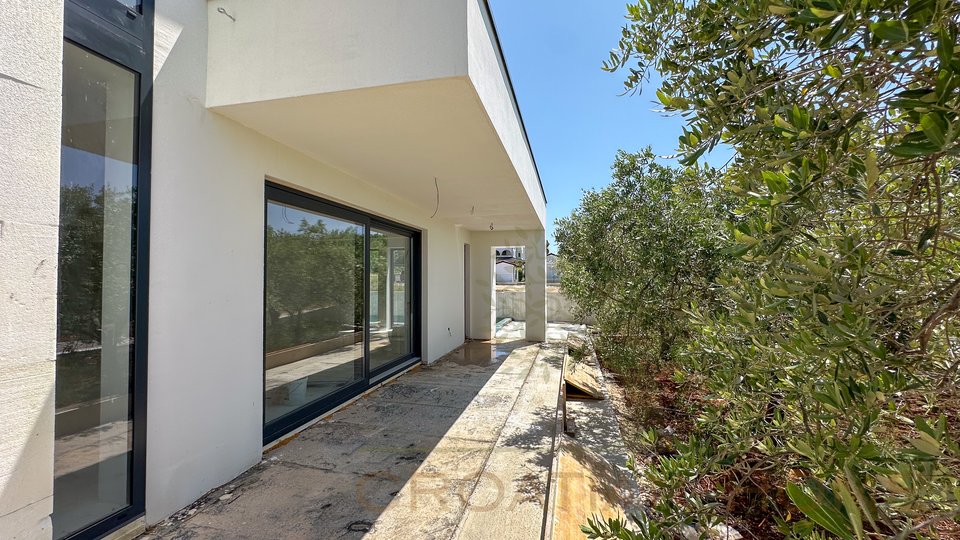 Neubau! Moderne Villa mit Pool nur 5 km von Porec und dem Meer