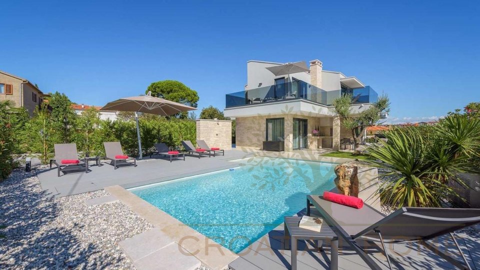House, 234 m2, For Sale, Poreč