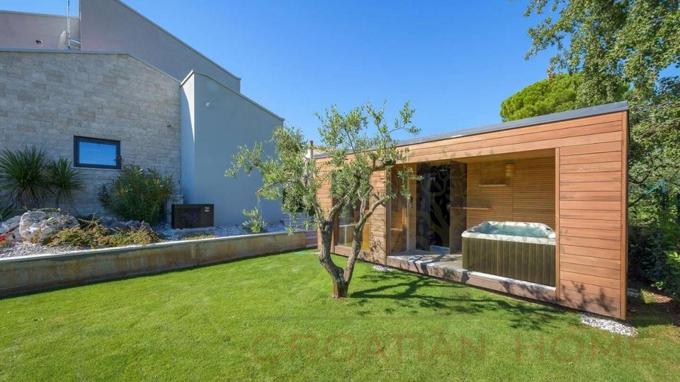 House, 234 m2, For Sale, Poreč