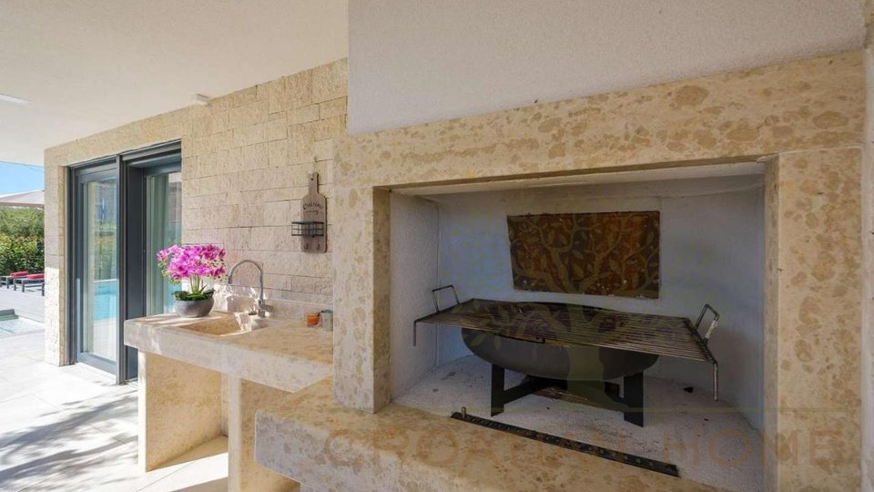 House, 234 m2, For Sale, Poreč