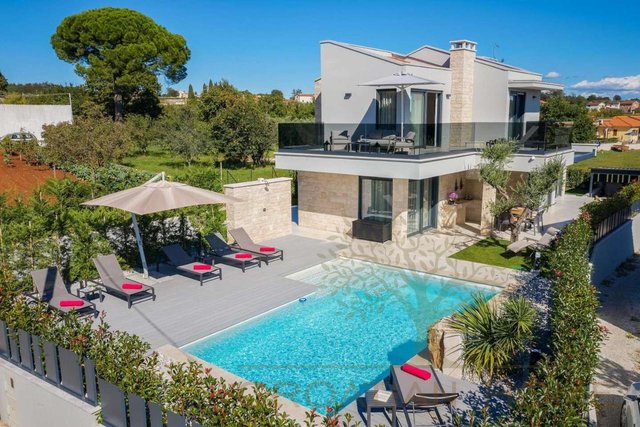 House, 234 m2, For Sale, Poreč