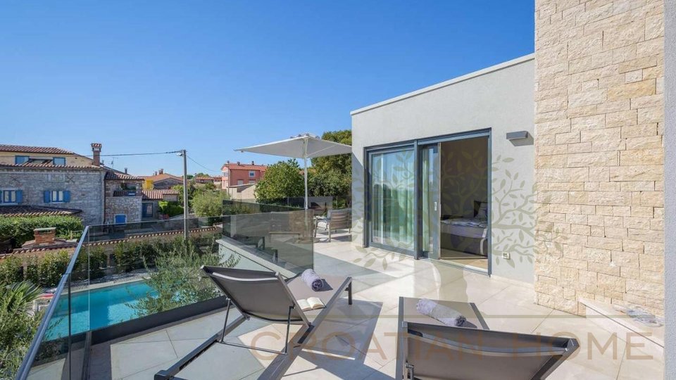 House, 234 m2, For Sale, Poreč