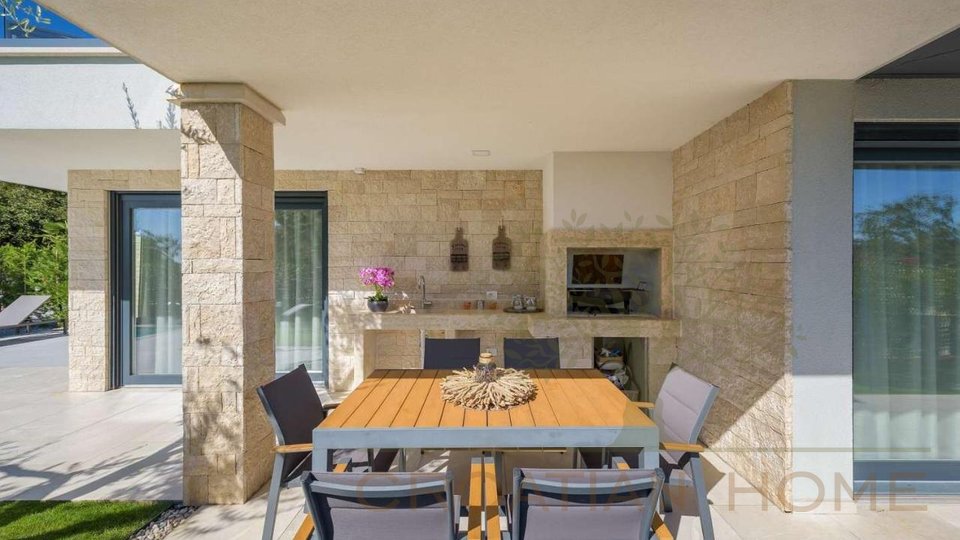 House, 234 m2, For Sale, Poreč