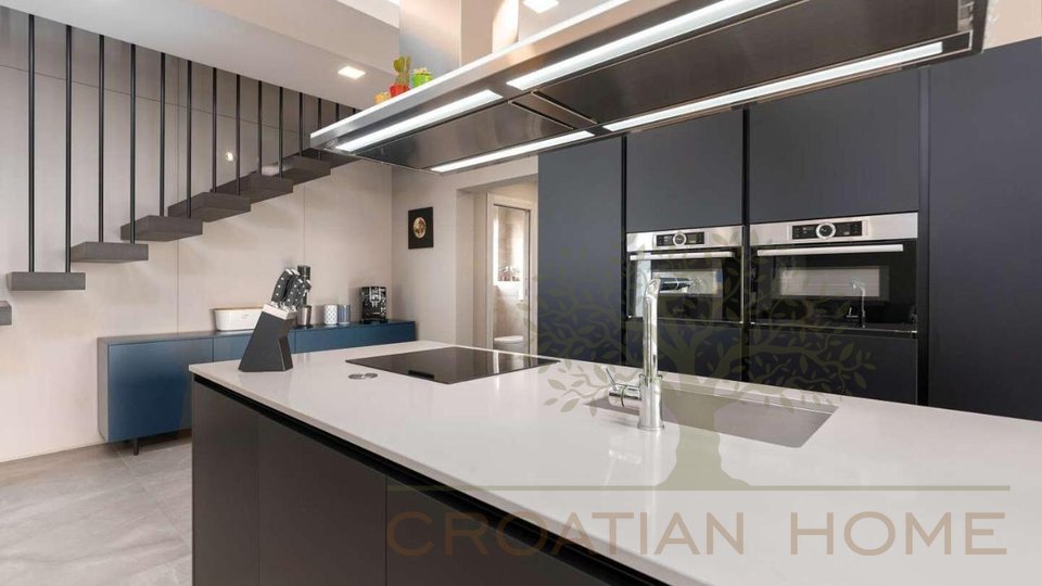 House, 234 m2, For Sale, Poreč