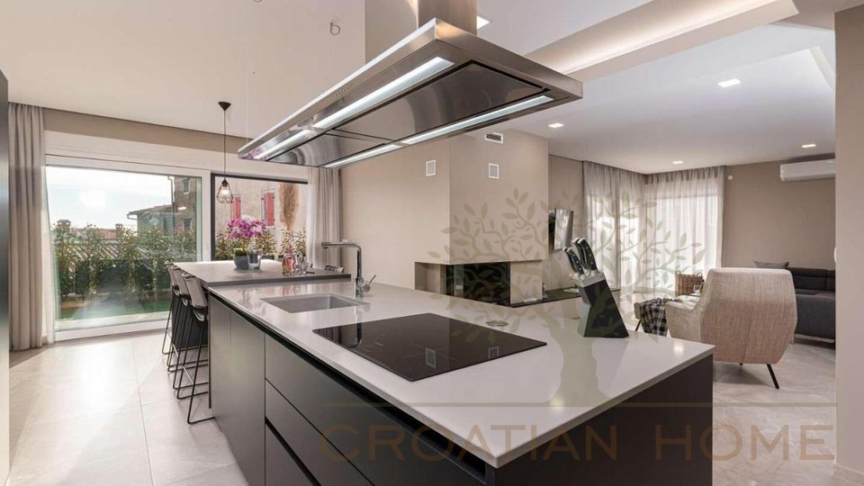 House, 234 m2, For Sale, Poreč