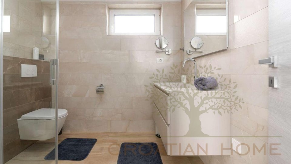 House, 234 m2, For Sale, Poreč