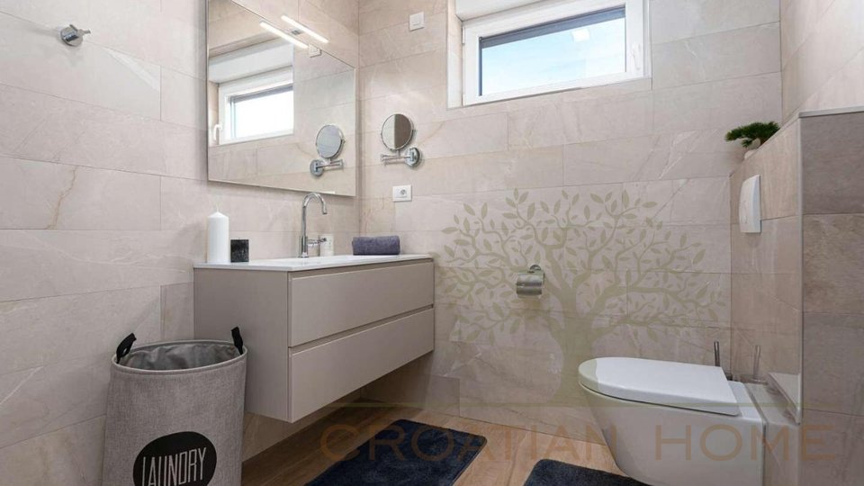 House, 234 m2, For Sale, Poreč