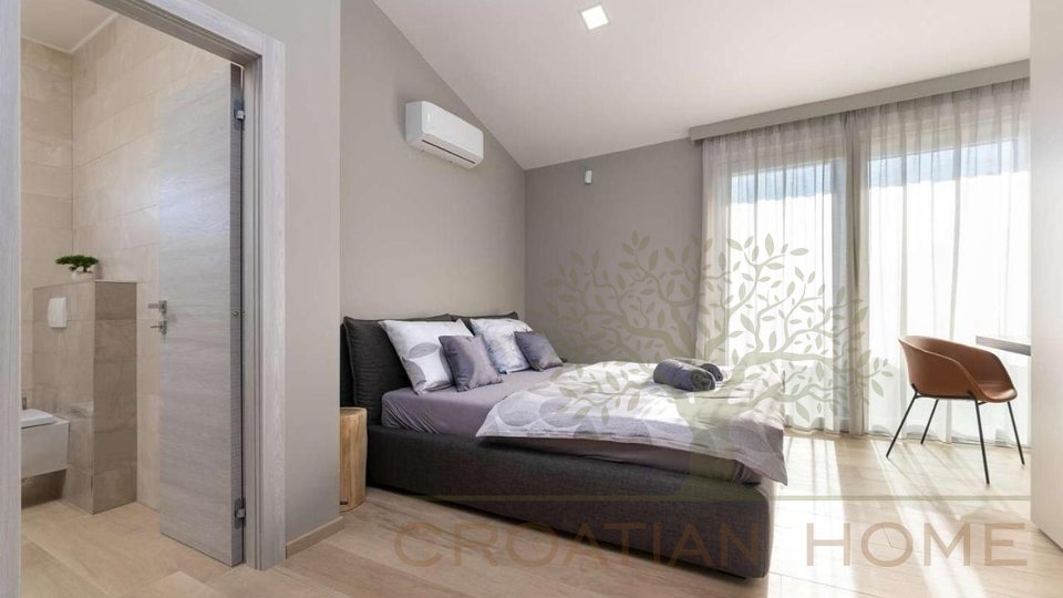 House, 234 m2, For Sale, Poreč