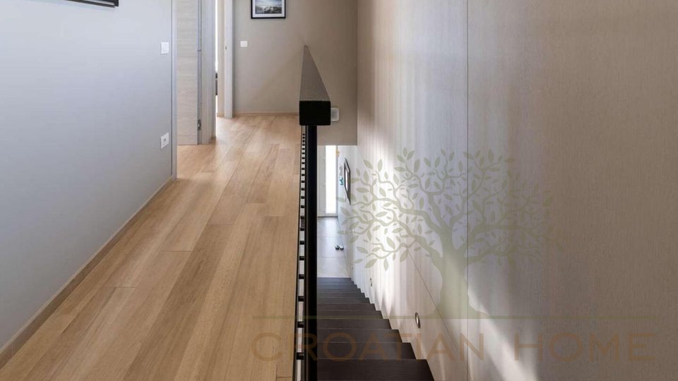 House, 234 m2, For Sale, Poreč